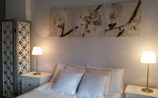 Old Town Art Apartment