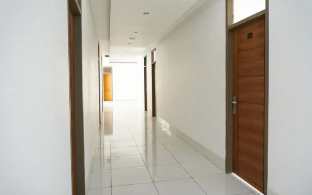 RedDoorz Plus @ Ende City Center