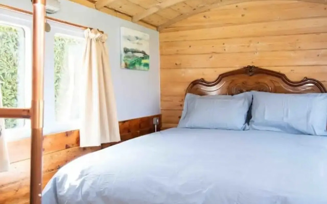 Unique Comfy Remodelled Railway Carriage