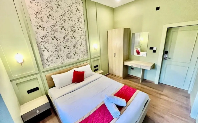 Castle Service Apartment