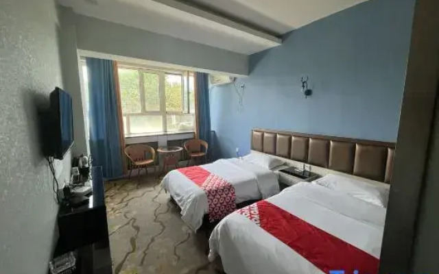 Urumqi Xinyuan Hotel (Tonghui Used Car Market)