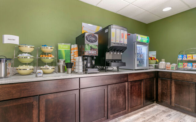 Comfort Inn & Suites
