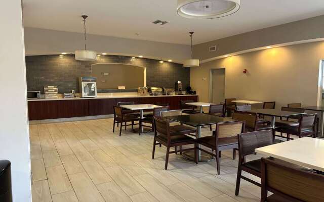 La Quinta Inn & Suites by Wyndham Albuquerque Midtown