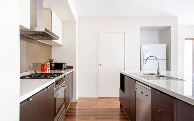 5br Luxury House 20 Min To Cbd Spacious Living