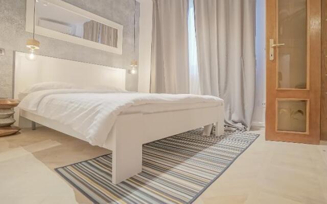 CN2i Luxury Accommodation Victoriei