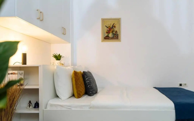 Studio with private terrace next to Cișmigiu