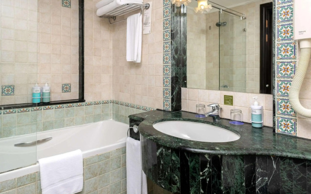 Novotel Bahrain Al Dana Resort