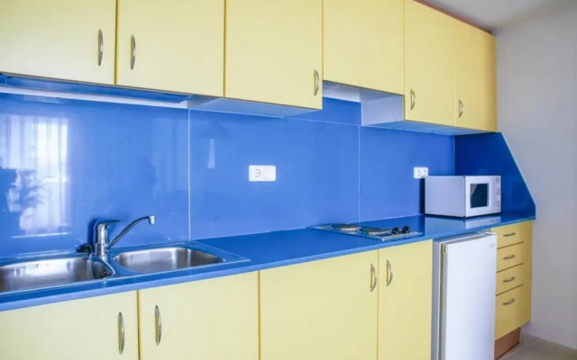 Beatrix 2000 - Caliu apartments