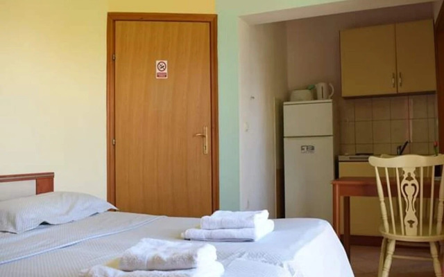 Mir - Close to Beach - SA4