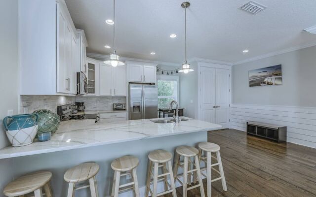 Oceanside Paradise - Ultra-modern Beach Townhouse