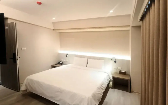 Good Hotel