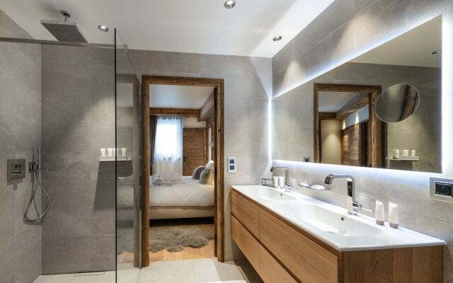 Alaska Lodge by Alpine resorts