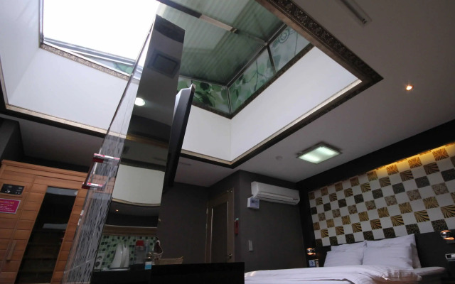 Sugar Hotel