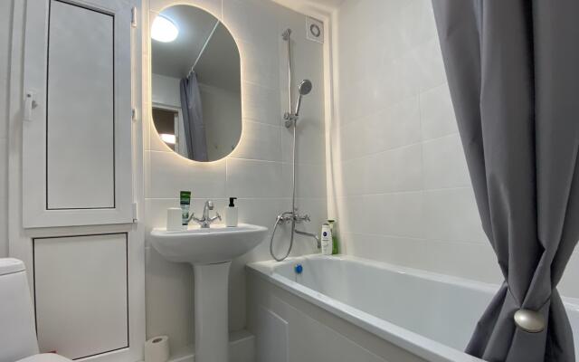 Апартаменты на Геройской 1