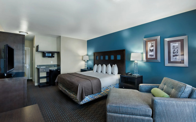 Oxford Suites Silverdale