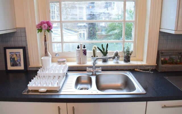 Studio Apartment in Camden Sleeps 2