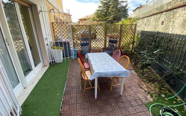 019 Luneta (011017-LT-0762)