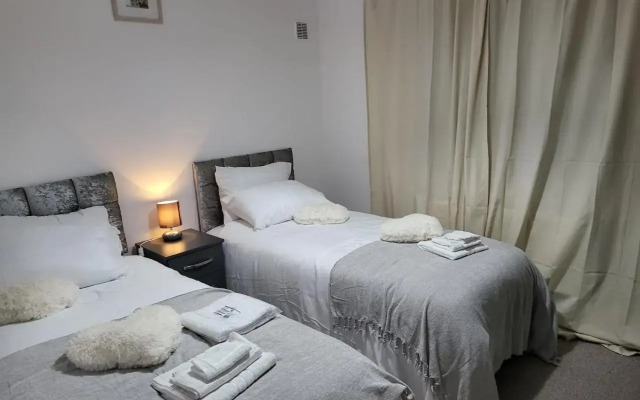 Newly refurbished 2bed bungalow, Bristol, UK