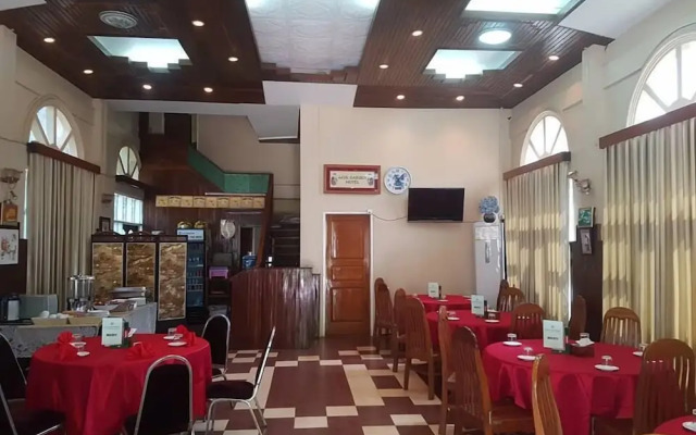 Jade Garden Hotel