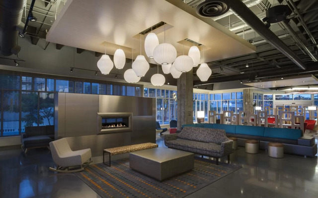 Aloft Tampa Downtown