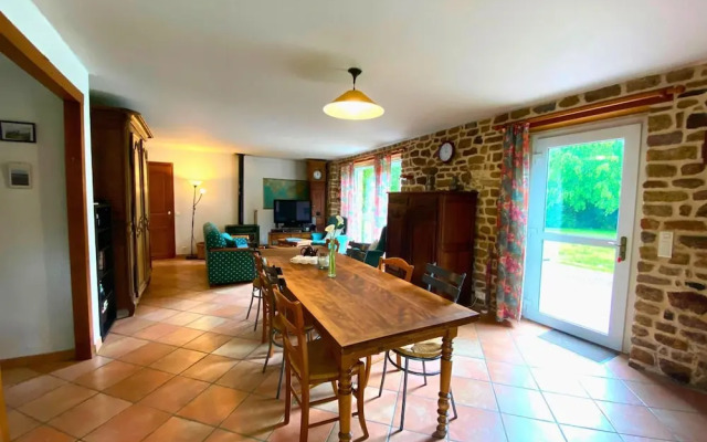 Charming Farmhouse Near the bay of Mont St Michel