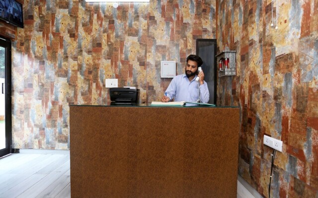 Oyo 19291 Hotel Saptrishi
