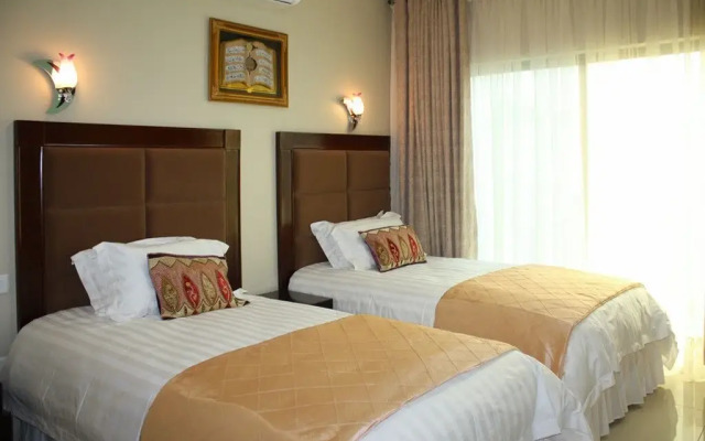Nomads Court Lodge