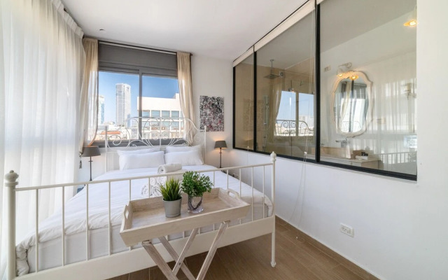 Elegant Duplex near Rothschild by FeelHome