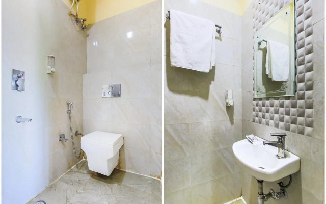OYO 35652 Hotel Baba Genext