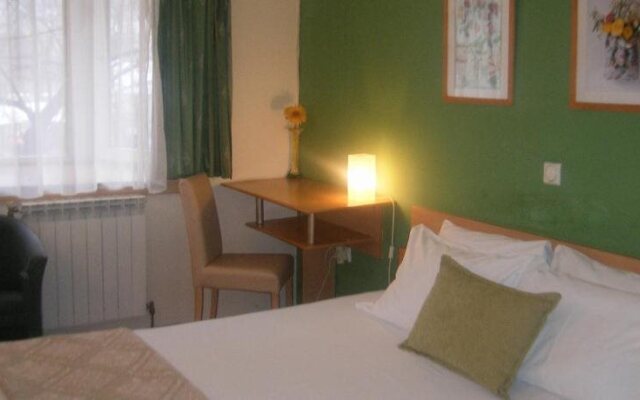 Hotel 7