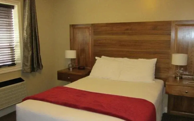 Reynolds Hotel