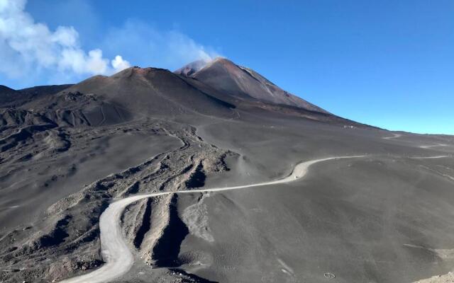 Zaffiro Lavico rooms Etna nature sea