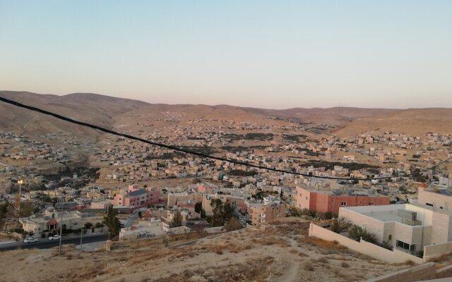 Jabal Bed & Breakfast