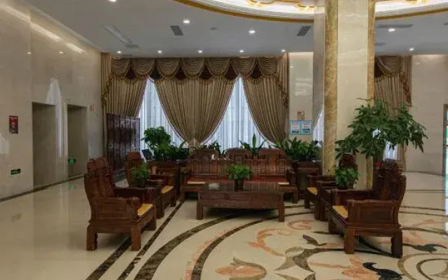 Yangjiang Guanhua Hotel (Hailing Island Dajiaowan)