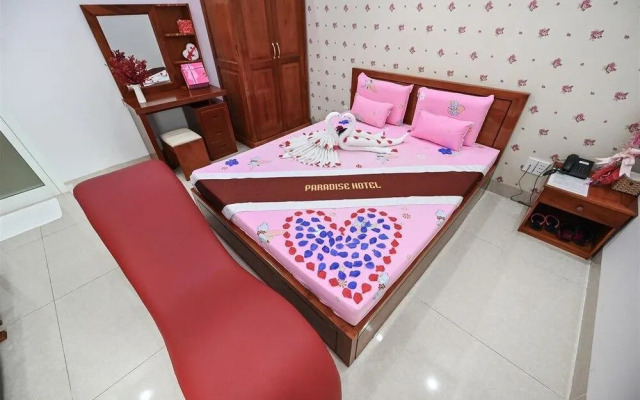 Paradise Hotel