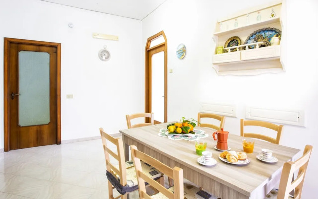 Modern Apartment with Terrace, Swimming Pool&Tennis