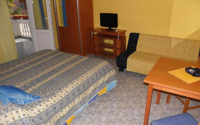 Apartments Gorda - 50m from beach