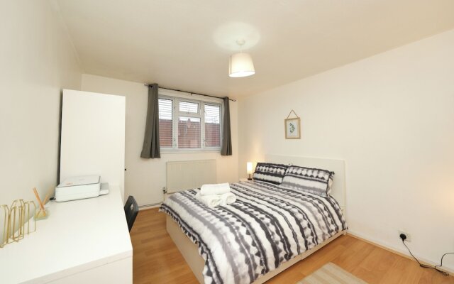 Balcony-freeparking-centrallocation-familyfriendly