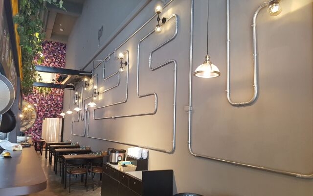 Aroma Chew Hotel