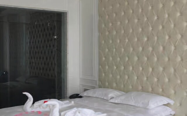 Crystal International Hotel