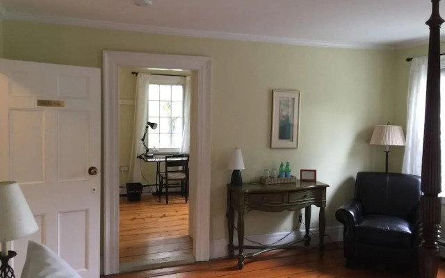 Eddington House Inn - Bed And Breakfast - Adults Only