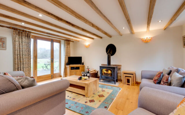Holiday Home Three Oaks Barn