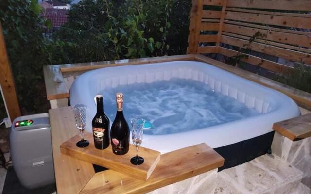 Studio Dar-Sunce with jacuzzi