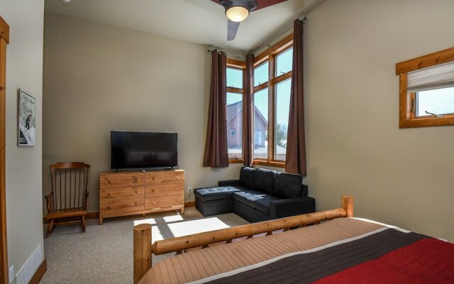 Glacier Paradise 5 Bedroom Townhome