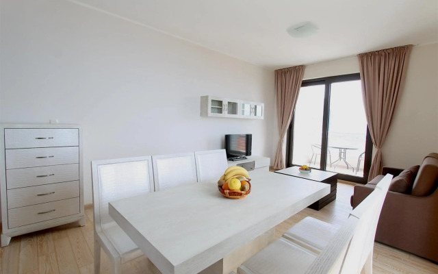 Apartments Aqua