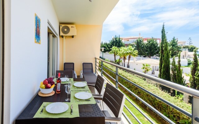 Sea view Apartment with sunbathing Terrace & 2 Swimming pools