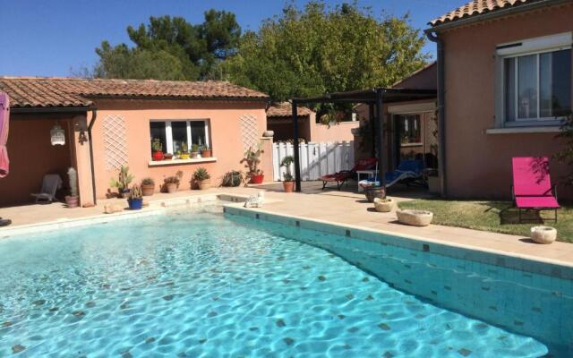 Agréable Maison de Vacances avec Piscine Privée, située à Robion au cœur du Luberon, avec une jolie vue, 8 personnes, LS2-293 PASCO