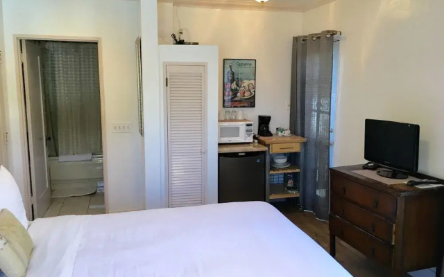 Old Yacht Club Inn Vacation Rentals