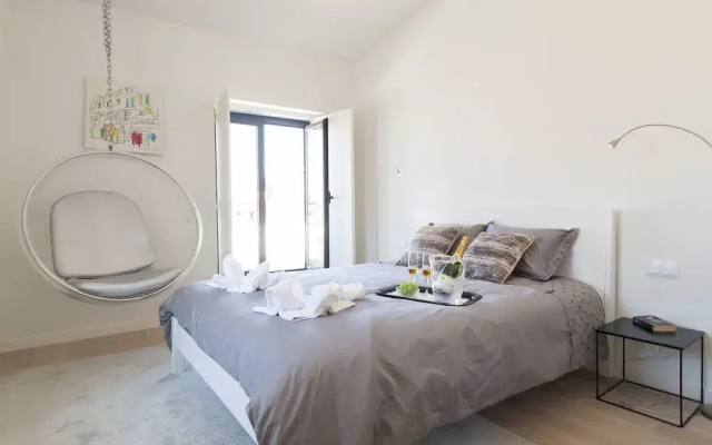 JOIVY Lux & Spacious 1BR home w/ huge terrace, 5mins to Academy of Sciences