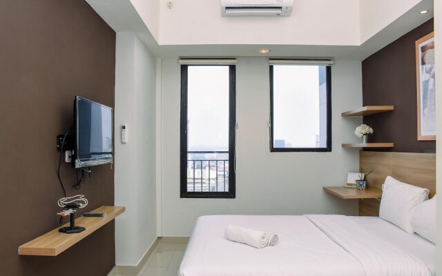 Comfy Studio Room at Evenciio Margonda Apartment